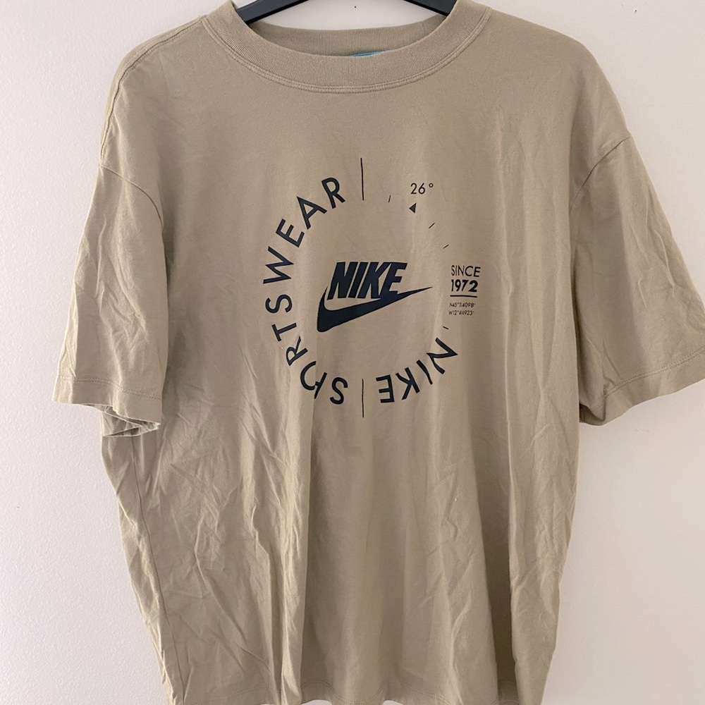 nike tee